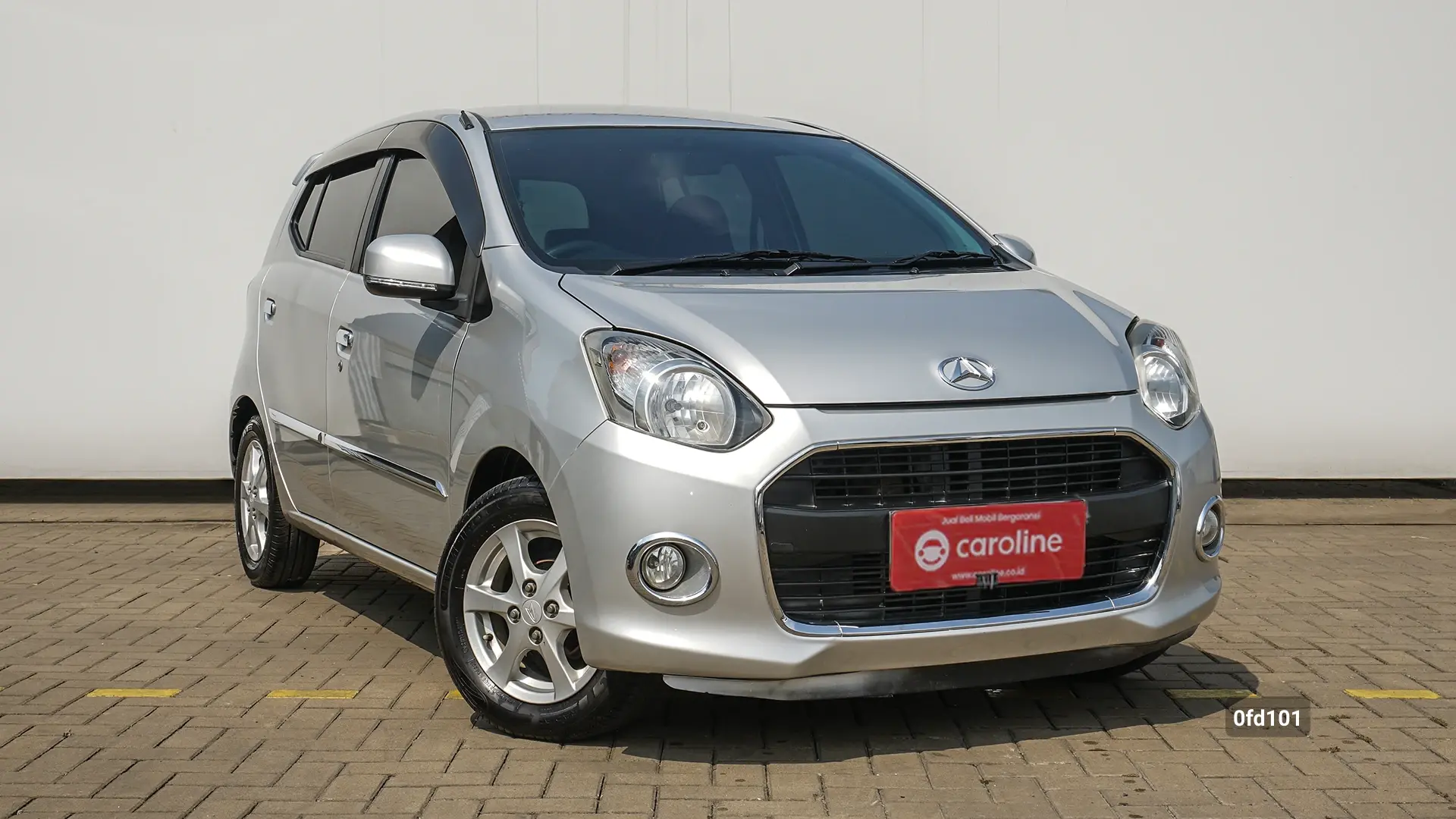 Daihatsu Ayla X 1.0 2013